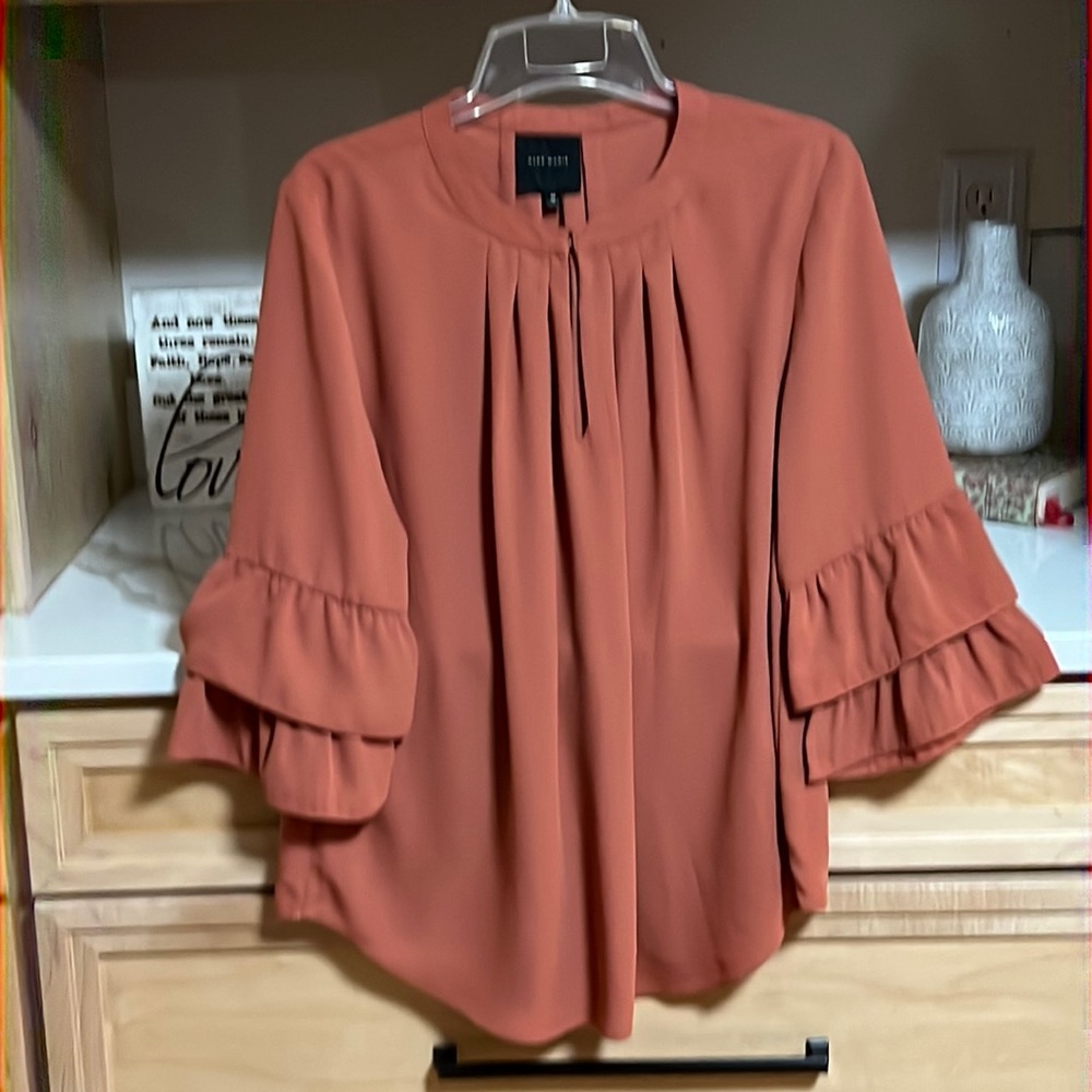 Alex Marie 3/4 sleeves; ruffle accent; MEDIUM; NWT; rust colored